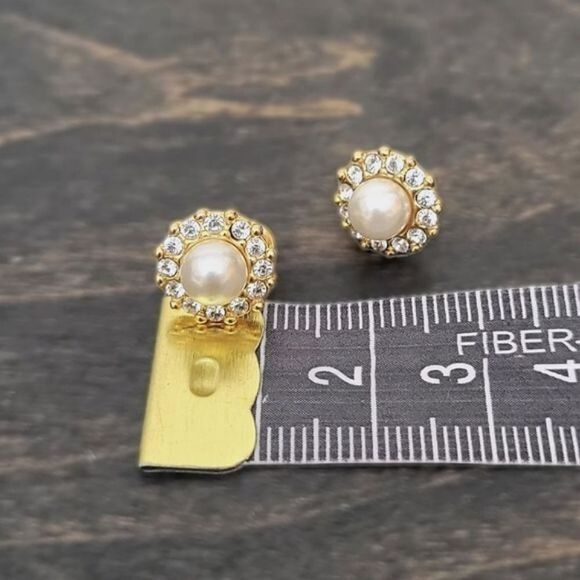 Vtg faux pearl and rhinestone gold tone sunburst studs - Picture 6 of 6